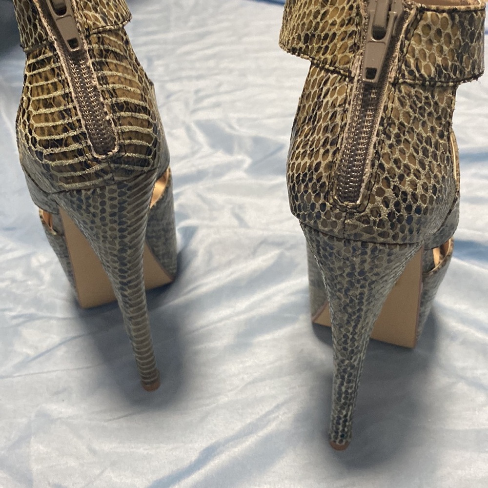 Heels!! - Picture 4 of 5